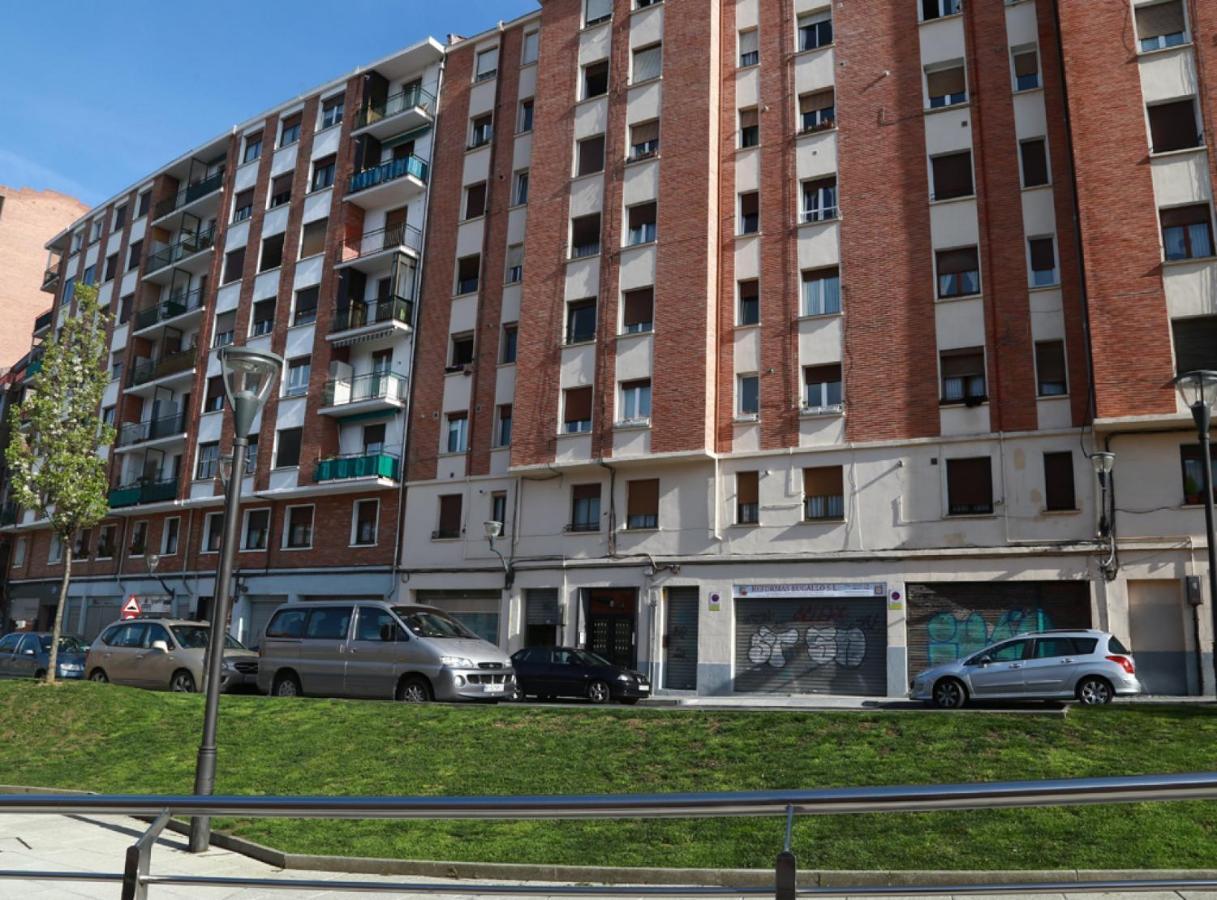 Calida Vivienda Turistica Centrica Junto Al Funicular Y Metro Appartement Bilbao Buitenkant foto